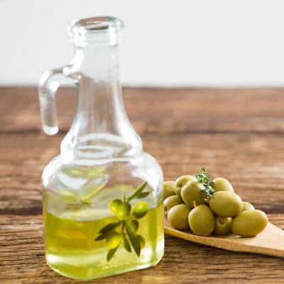 Τέσσερις κουταλιές ελαιόλαδο την ημέρα, τον γιατρό τον κάνουν πέρα